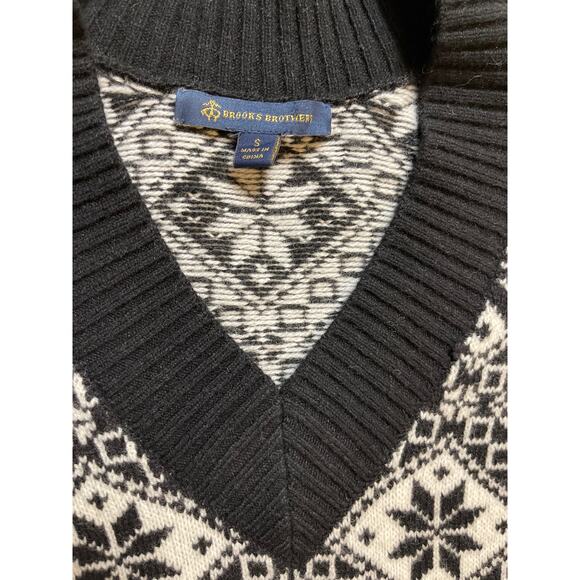 Brooks Brothers Wool Blend Black & White Snowflake V-Neck Sweater Size Small - Picture 5 of 9